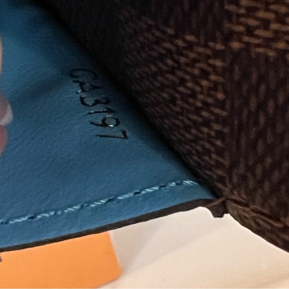 🔥NEW! Limited Special Ed. Louis Vuitton Penguin Sarah Wallet Ebene Damier - Picture 9 of 14